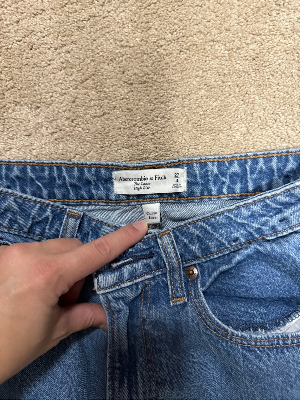 Abercrombie & Fitch Medium Wash The Loose High-Rise Women’s Jeans - Curve Love